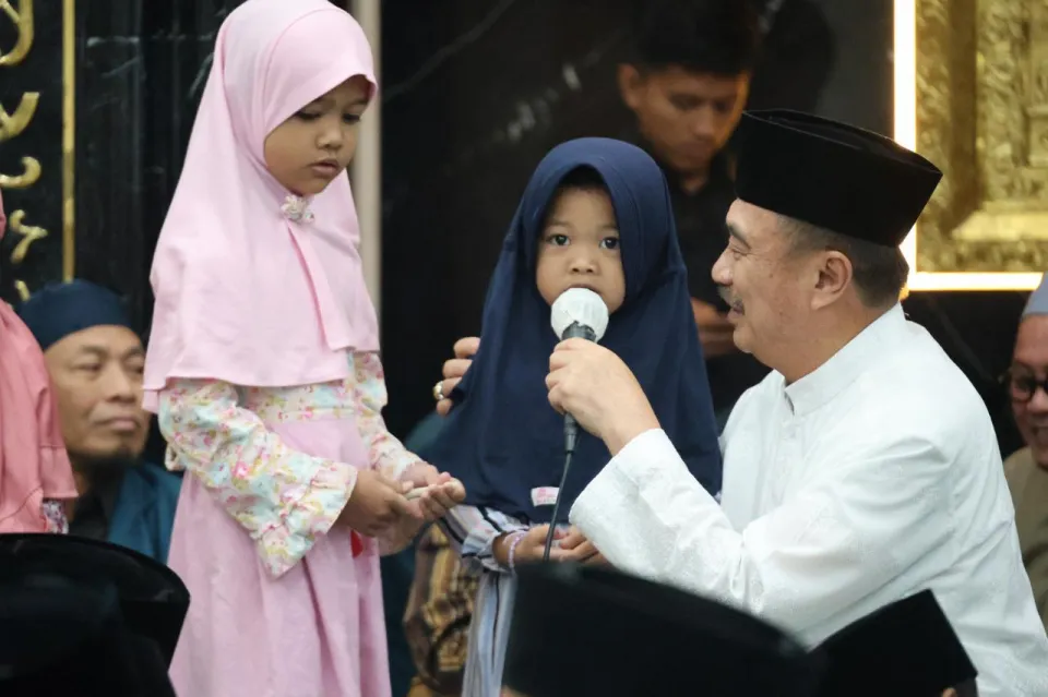 Santunan Anak Yatim di Bekasi: Wawali Harris Bobihoe Tegaskan Peran DKM Tak Sekadar Dakwah, Tapi Menebar Manfaat Sosial
