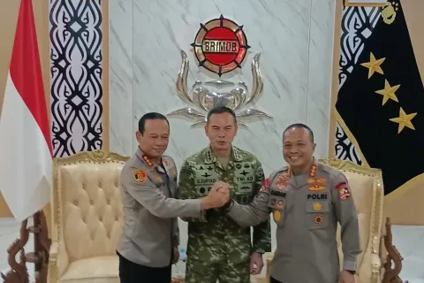 Kapolda Metro Jaya dan Pangdam Jaya Sambangi Korps Brimob, Perkuat Soliditas TNI-Polri Jaga Jakarta
