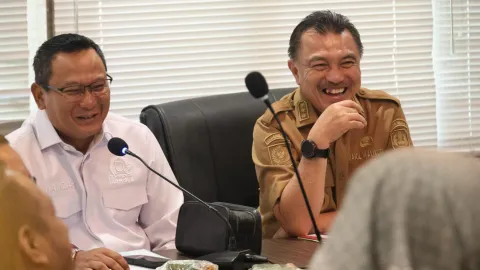 Terima Kunjungan DPRD Depok, Wawali Harris Bobihoe Bahas Strategi Tingkatkan PAD Kota Bekasi