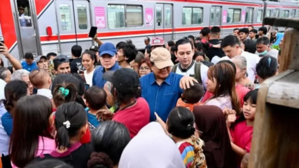 PRABOWO TURUN LANGSUNG! Blusukan ke Kramat, Dengar Tangis & Harapan Warga Bantaran Rel