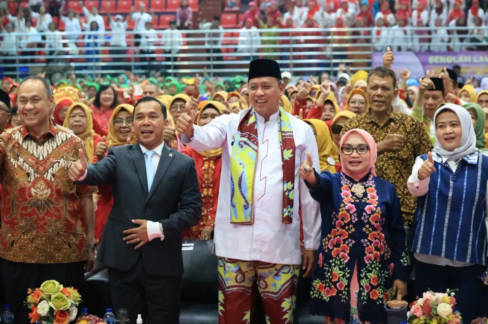 Tri Adhianto Dorong Lansia Aktif dan Bahagia, Peserta Sekolah Lansia Bekasi Tembus 3.436 Orang