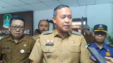 Antisipasi Abu Vulkanik, Tri Adhianto Siapkan Kebijakan Situasional untuk Sekolah Kota Bekasi