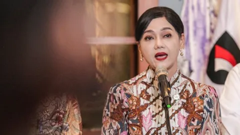 Prabowo Panggil Bos OJK hingga Danantara ke Istana, IHSG Anjlok 3,64% ke Level 4.996