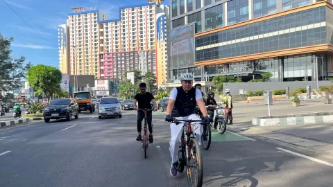 Viral! Wali Kota Bekasi Gowes ke Kantor Pantau WFH, Efisiensi Energi Tembus Rp120 Juta