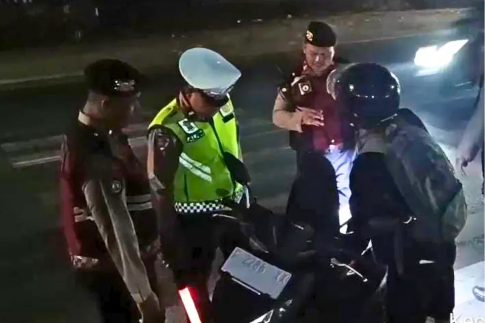 Polisi Turun Tengah Malam! Operasi Skala Sedang di Bantar Gebang Berakhir dengan Hasil Tak Terduga