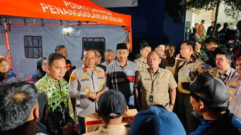 Kapolda Metro & Pangdam Jaya Turun Langsung ke Pengungsian Banjir! 643 Warga Semper Barat Terlayani, Bantuan Disalurkan Malam Hari