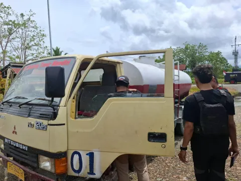 Sopir Tangki Air Ditembak OTK di Jalur Dekai–Lopon, Satgas Damai Cartenz Lakukan Pengejaran