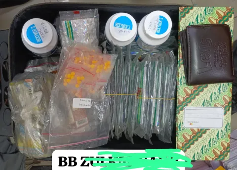 Satresnarkoba Bekasi Kota Bongkar Peredaran Obat Keras Ilegal, 9.258 Butir Disita dari Toko Berkedok Kosmetik