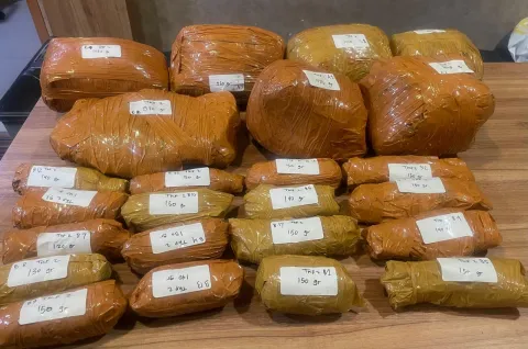 Polda Metro Jaya Bongkar Peredaran Ganja 9,4 Kg di Jakarta Timur, Tiga Orang Ditangkap