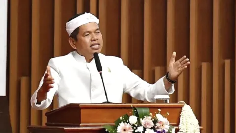 KDM Dorong SMA dan SMK Terintegrasi dengan Industri, Siapkan Tenaga Kerja Sejak Kelas 10 Hari Ini