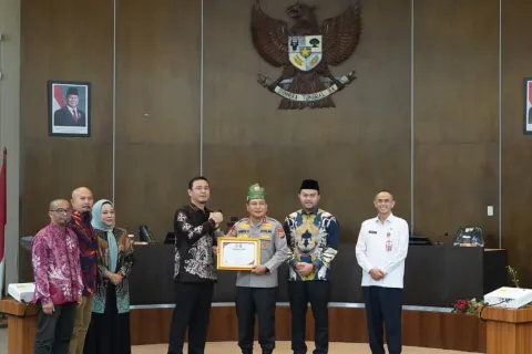 Polda Riau Borong Dua Penghargaan Keterbukaan Informasi, Kapolda Sebut Kado Istimewa Hari Bhayangkara ke-80