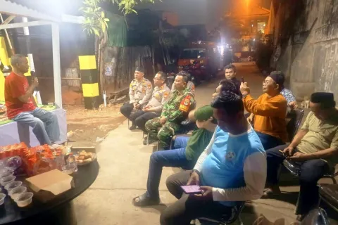 Jakarta On The Spot, Kapolsek Bekasi Barat Serap Aspirasi Warga dan Perkuat Siskamling Cegah Tawuran