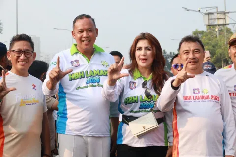 CFD Kota Bekasi Makin Semarak, Tri Adhianto Lepas Fun Run Lamahu dan Sepeda Santai Muhammadiyah