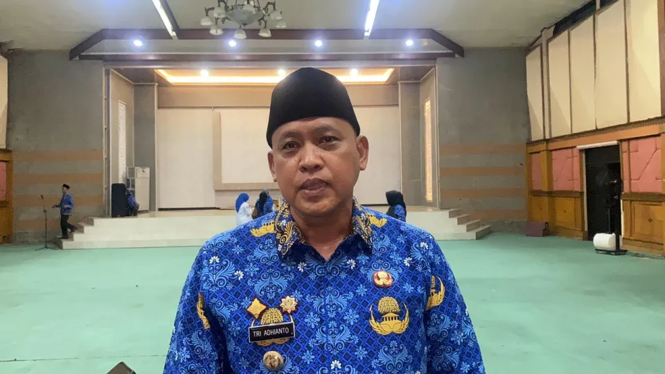 Aksi Wali Kota Bekasi Tertibkan Danau Duta Harapan Diwarnai Insiden Pedagang Emosi Acungkan Golok