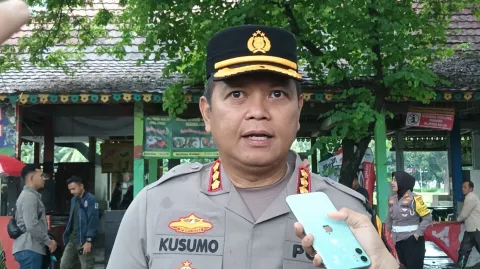 Kolaborasi Polres, TNI, dan Pemkot Bekasi Bangun Budaya Bersih di Danau Duta Harapan