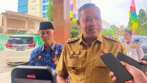 Wali Kota Bekasi Tri Adhianto Targetkan PKS PTSL Rampung 15 Hari, Groundbreaking April