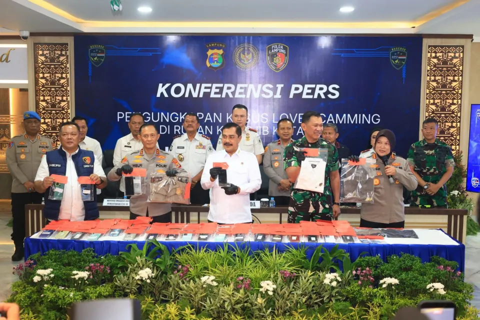 TERBONGKAR! Love Scamming dari Dalam Lapas di Lampung, Korban Rugi Rp1,4 Miliar