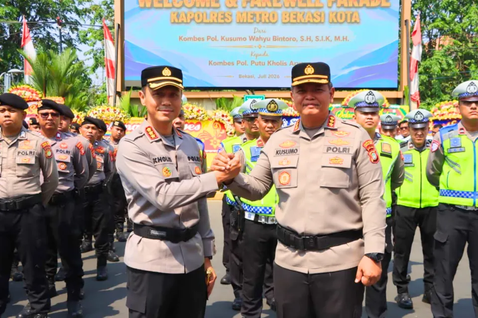 Sertijab Kapolres Metro Bekasi Kota, Kombes Kusumo Dilepas Naik VW Klasik, Kombes Putu Kholis Resmi Pimpin Polres