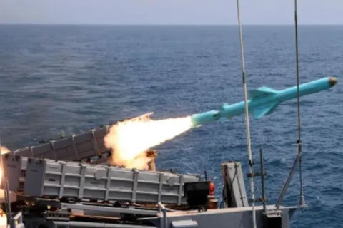 Terbaru Iran Ancam Tutup Selat Hormuz untuk Kapal Penerima Kompensasi dari Aset Beku