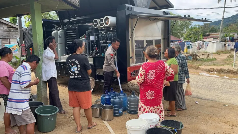 Warga Sibuluan Nauli Krisis Air Bersih, Brimob Polda Sumut Turun Langsung Bawa Water Treatment