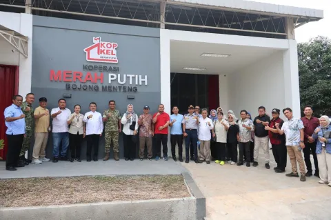 Tinjau Kopdes Merah Putih Bojong Menteng, Wawali Harris Sebut Harga Lebih Murah Hari Ini