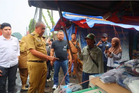 Tri Adhianto Harapkan Pedagang Patuh Penataan Pasar Baru, Tidak Ada Pihak yang Menghambat Kebijakan Pemerintah