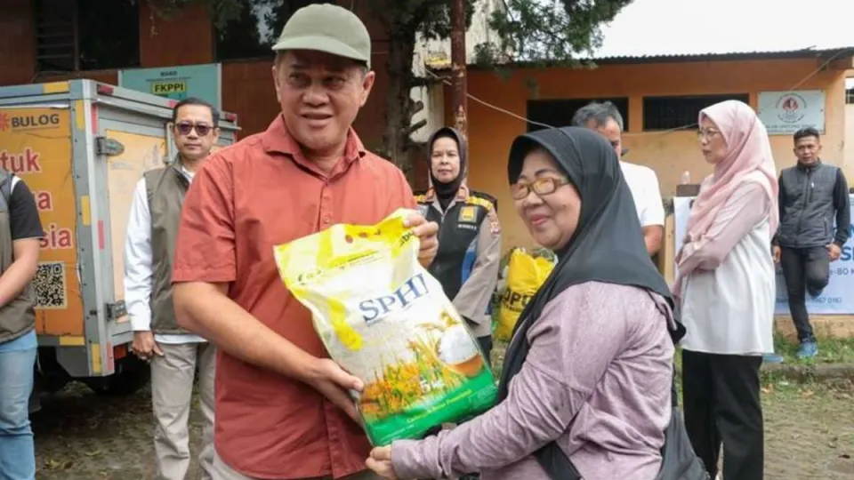 Pemkot Bandung Salurkan Bantuan Pangan ke 146 Ribu Warga, Upaya Jaga Daya Beli dan Tekan Inflasi