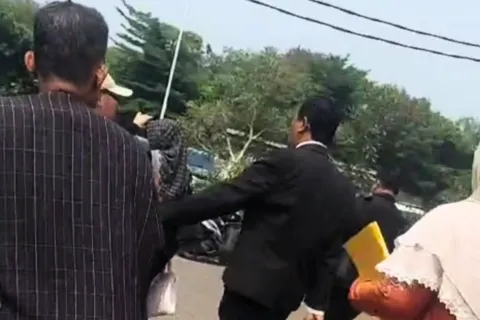 Sidang Dugaan Malpraktik RSUD CAM Bekasi Mulai Digelar, Kuasa Hukum dan Wadirut Bungkam