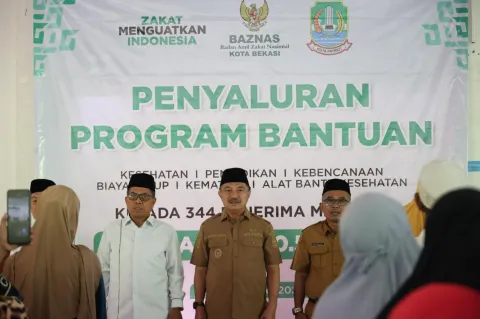 Pemkot Bekasi Salurkan Rp260 Juta Bantuan Zakat, Ratusan Warga Terima Manfaat