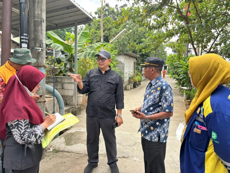 Bau Menyengat Tercium dari Jatiasih hingga Galaxy, DLH Kota Bekasi Turun Telusuri Dugaan Pencemaran Kali