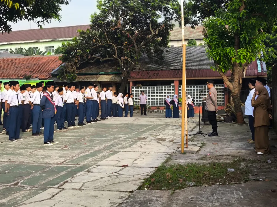 Cegah Tawuran dan Narkoba, Polisi Masuk Sekolah Bekasi, Siswa MTS Al Hidayah Disorot