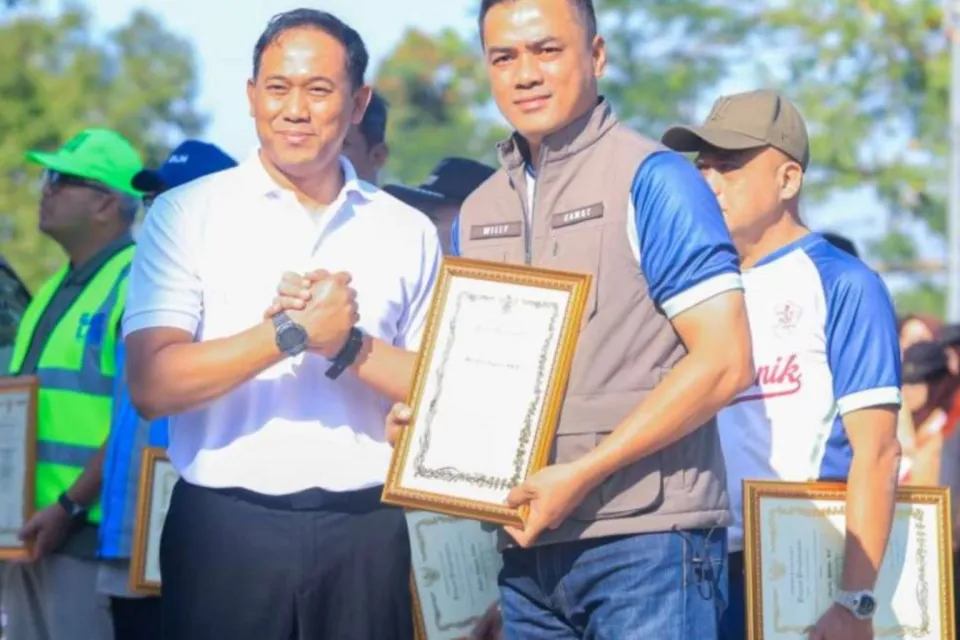 Wali Kota Bandung Raih Penghargaan Pengelolaan Sampah Jabar, Akui Baru Kelola 30 Persen