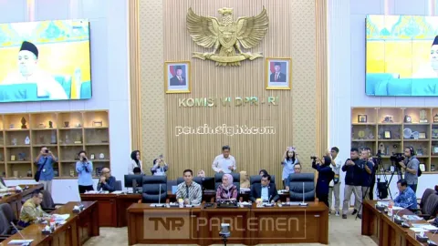 Komisi VI DPR Tunda Rapat dengan Agrinas, Dirut Tak Hadir, DPR Soroti Impor 105 Ribu Mobil dari India