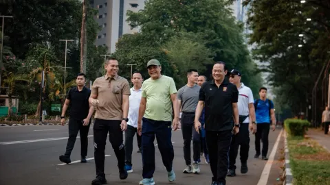 Situasi Jakarta Aman, Menkopolkam, Kapolda, dan Pangdam Jaya Olahraga Bersama di GBK 