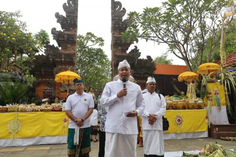 Pawai Ogoh-Ogoh Nyepi Bekasi Meriah, Tri Adhianto Tegaskan Toleransi Jadi Kekuatan Kota