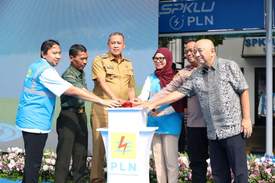 Bekasi Percepat Transisi Energi, SPKLU Center PLN UP3 Resmi Beroperasi