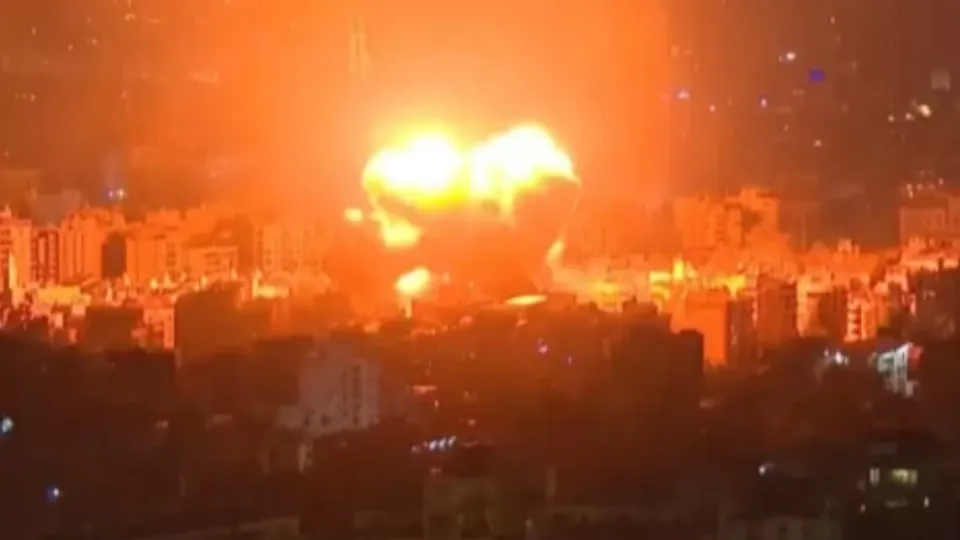 Iran Balas Serangan Israel dan AS, Kilang Minyak Terbesar Israel Terbakar Hebat 